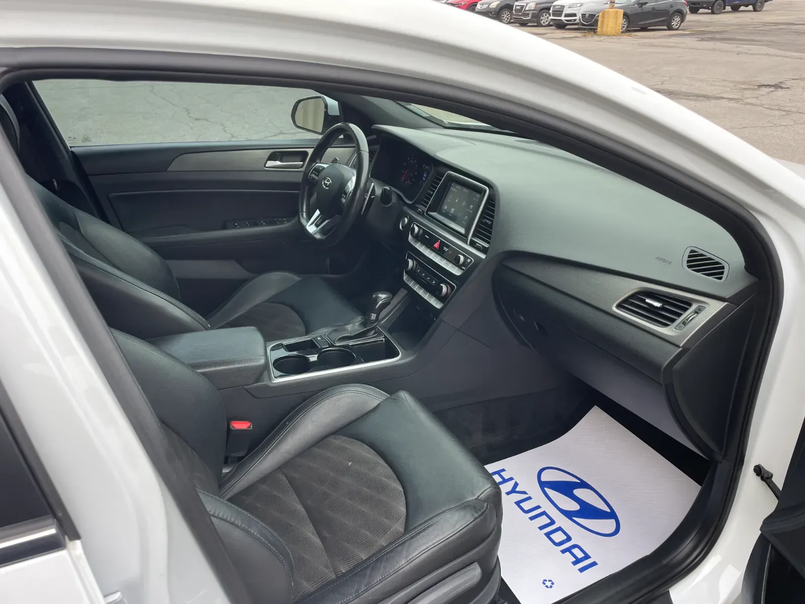 Hyundai Sonata thumbnail 9