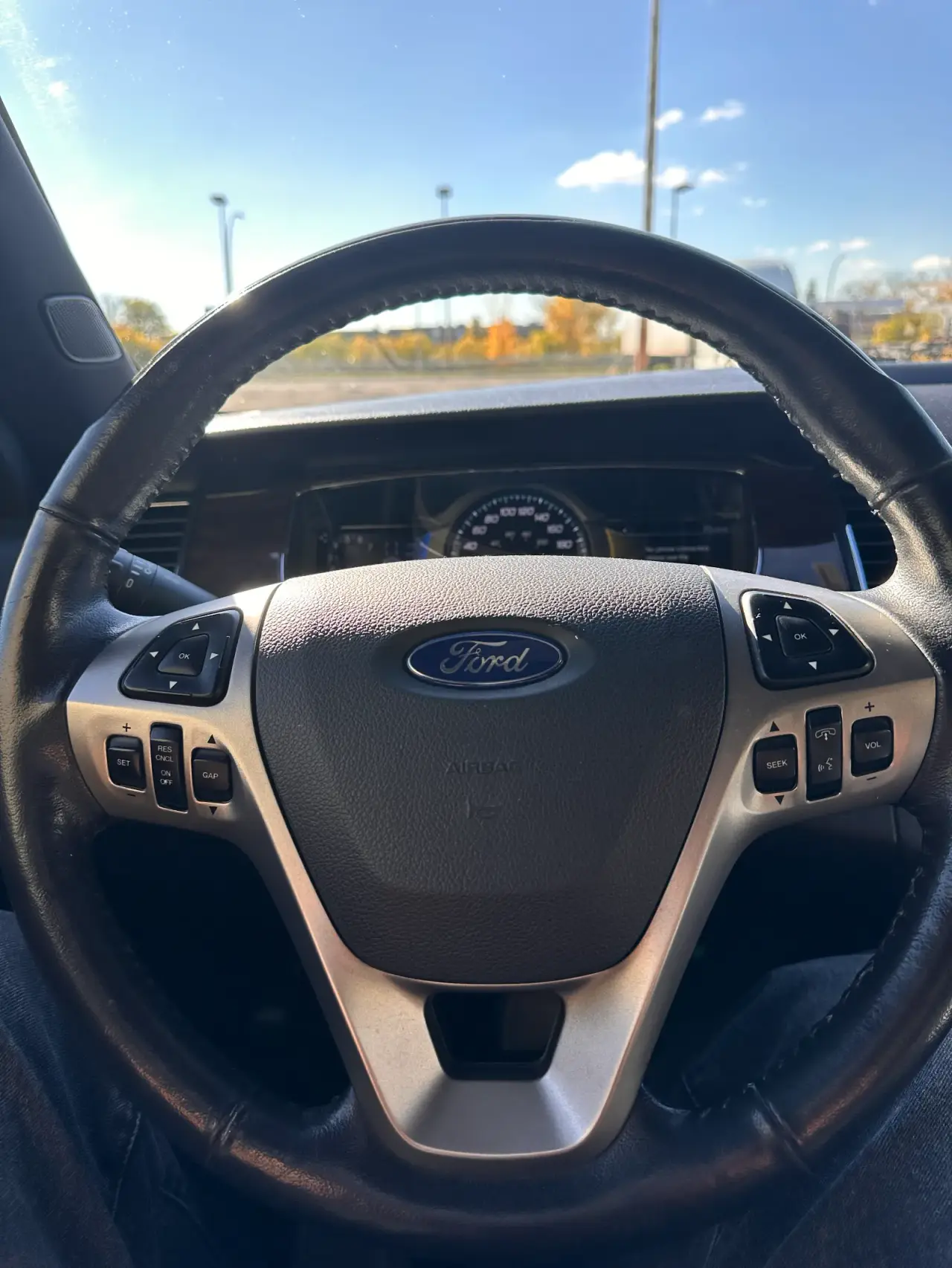 Ford Taurus thumbnail 11