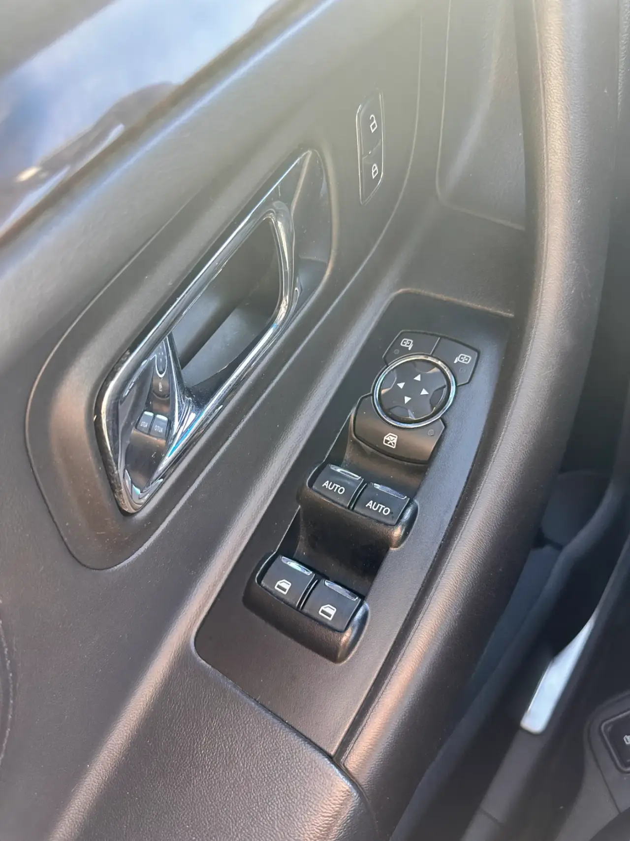 Ford Taurus thumbnail 15