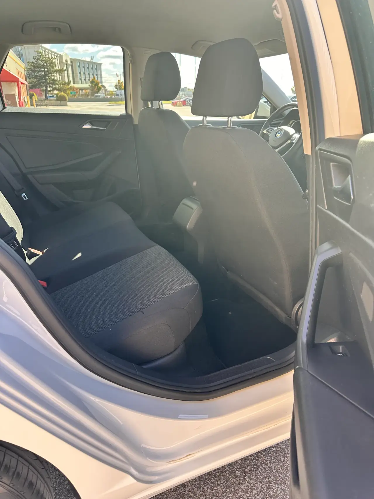 Volkswagen Jetta thumbnail 10