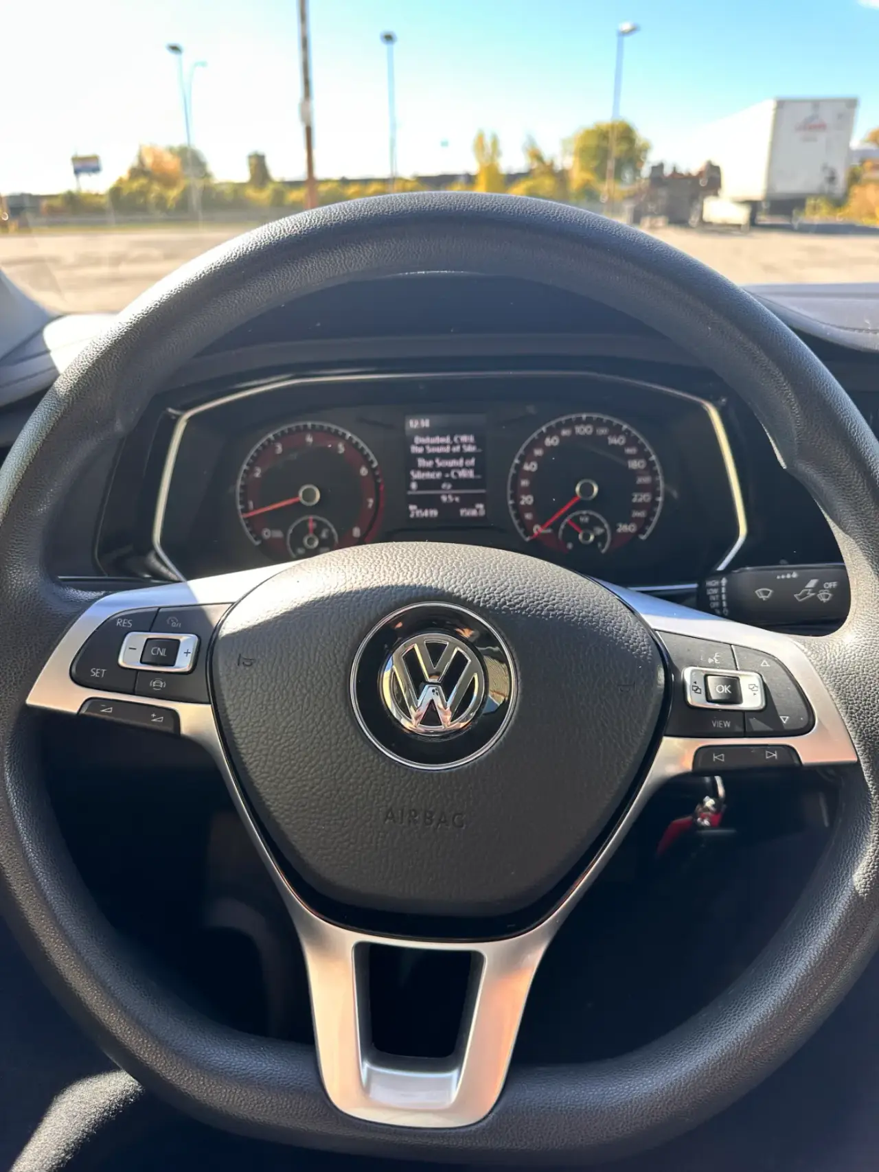 Volkswagen Jetta thumbnail 12