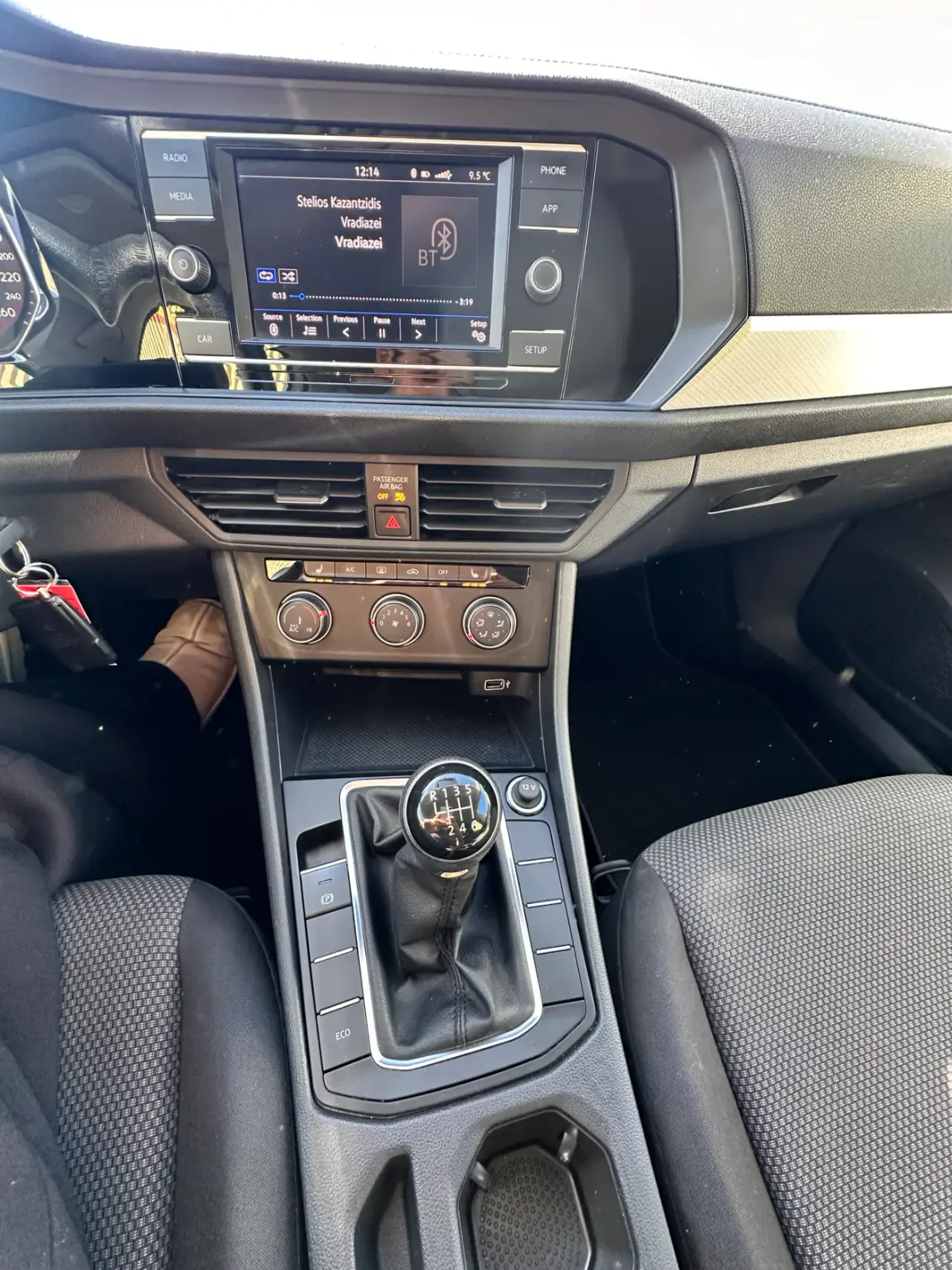 Volkswagen Jetta thumbnail 13