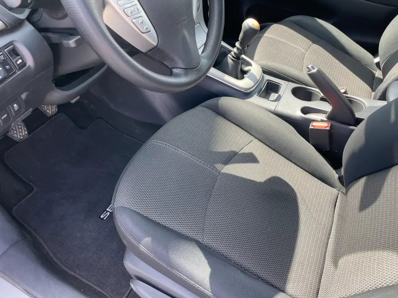 Nissan Sentra thumbnail 12