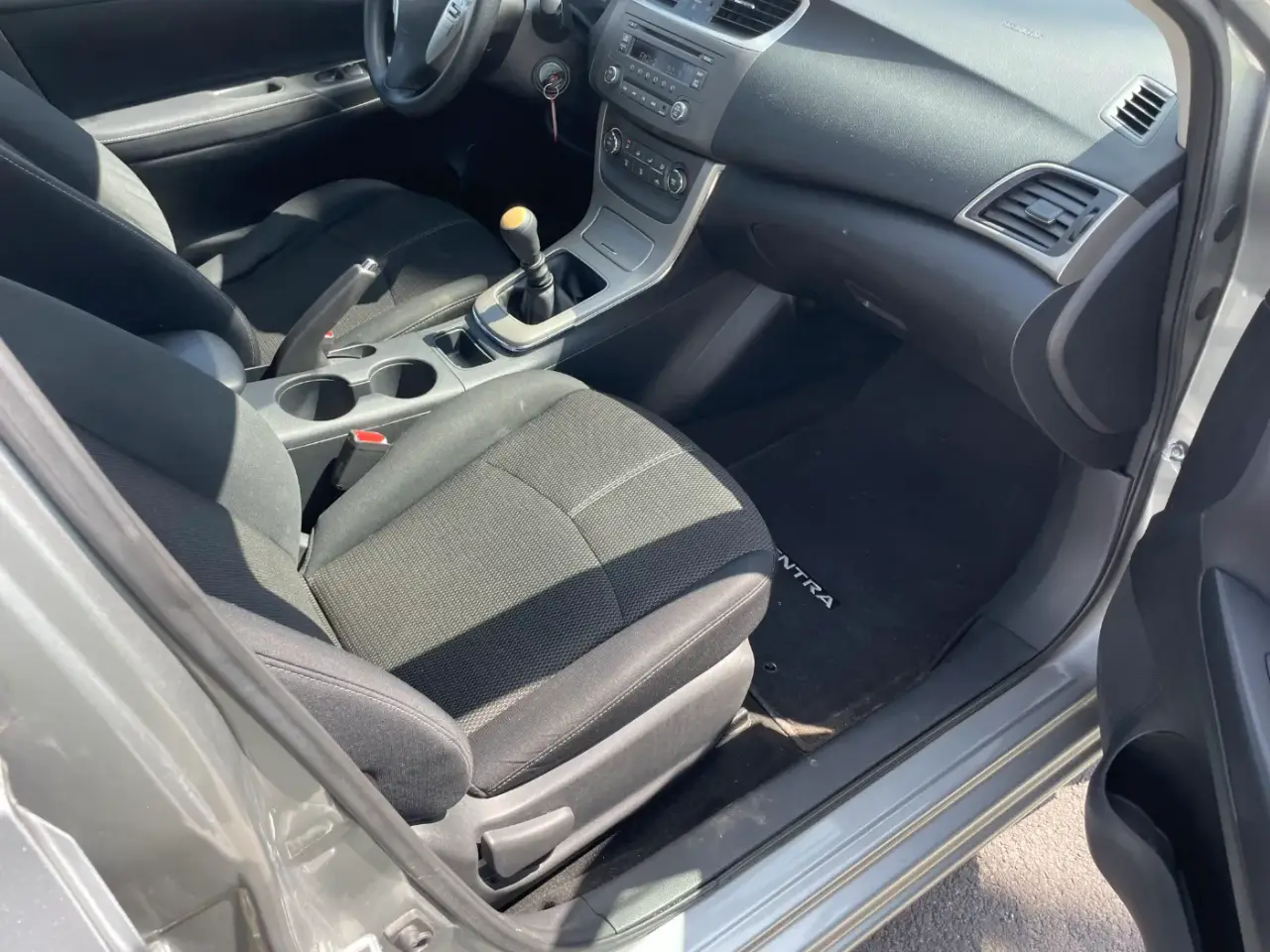 Nissan Sentra thumbnail 11