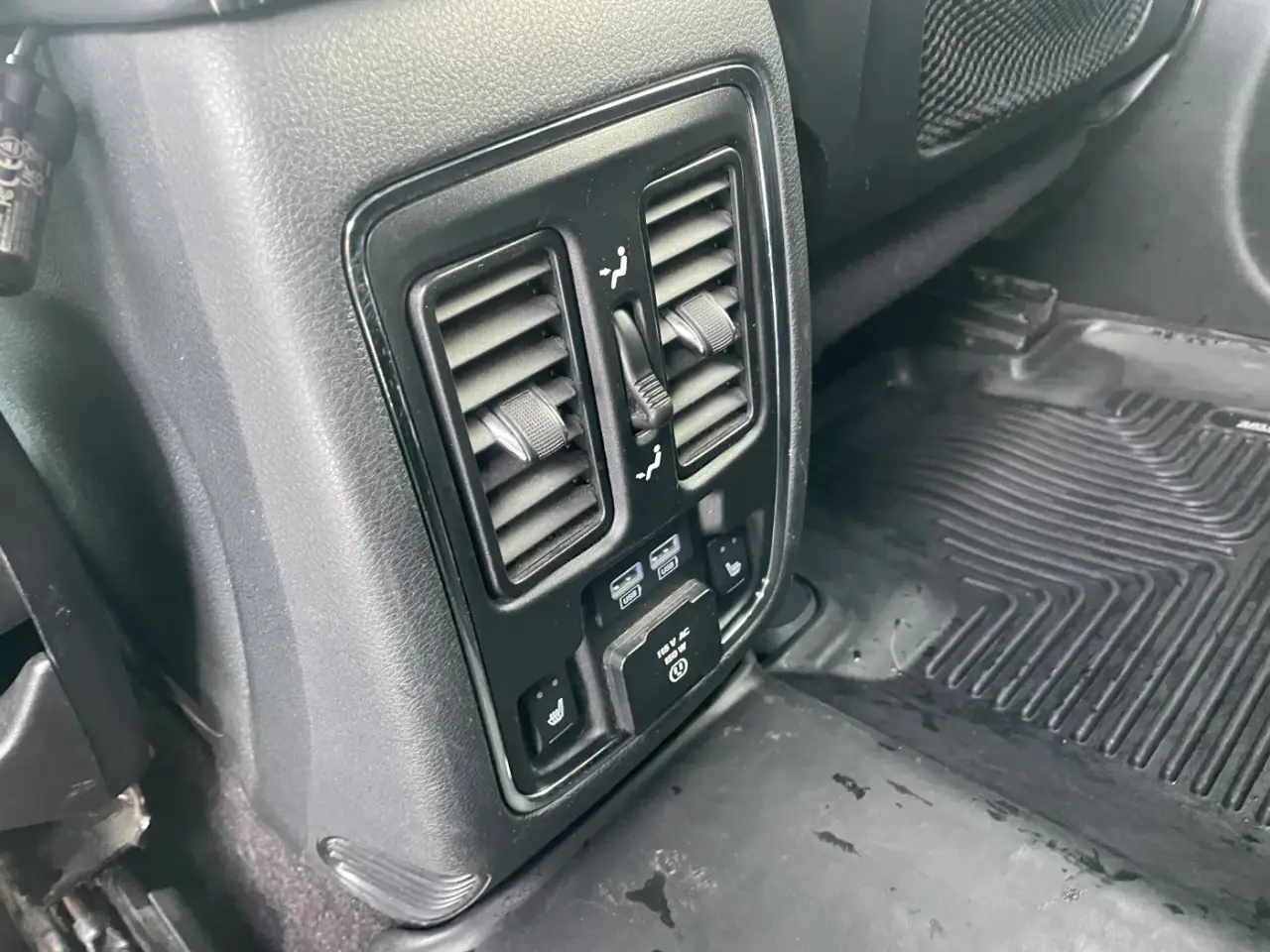 Jeep Grand Cherokee Limited thumbnail 15