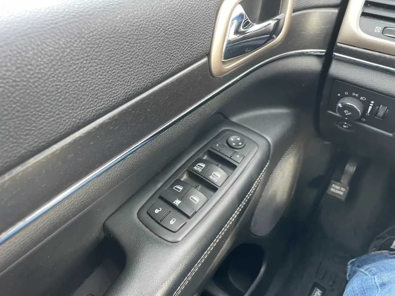 Jeep Grand Cherokee Limited thumbnail 16