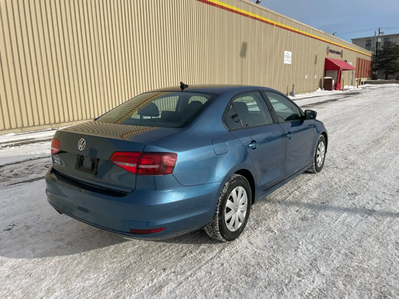 Volkswagen Jetta thumbnail 3