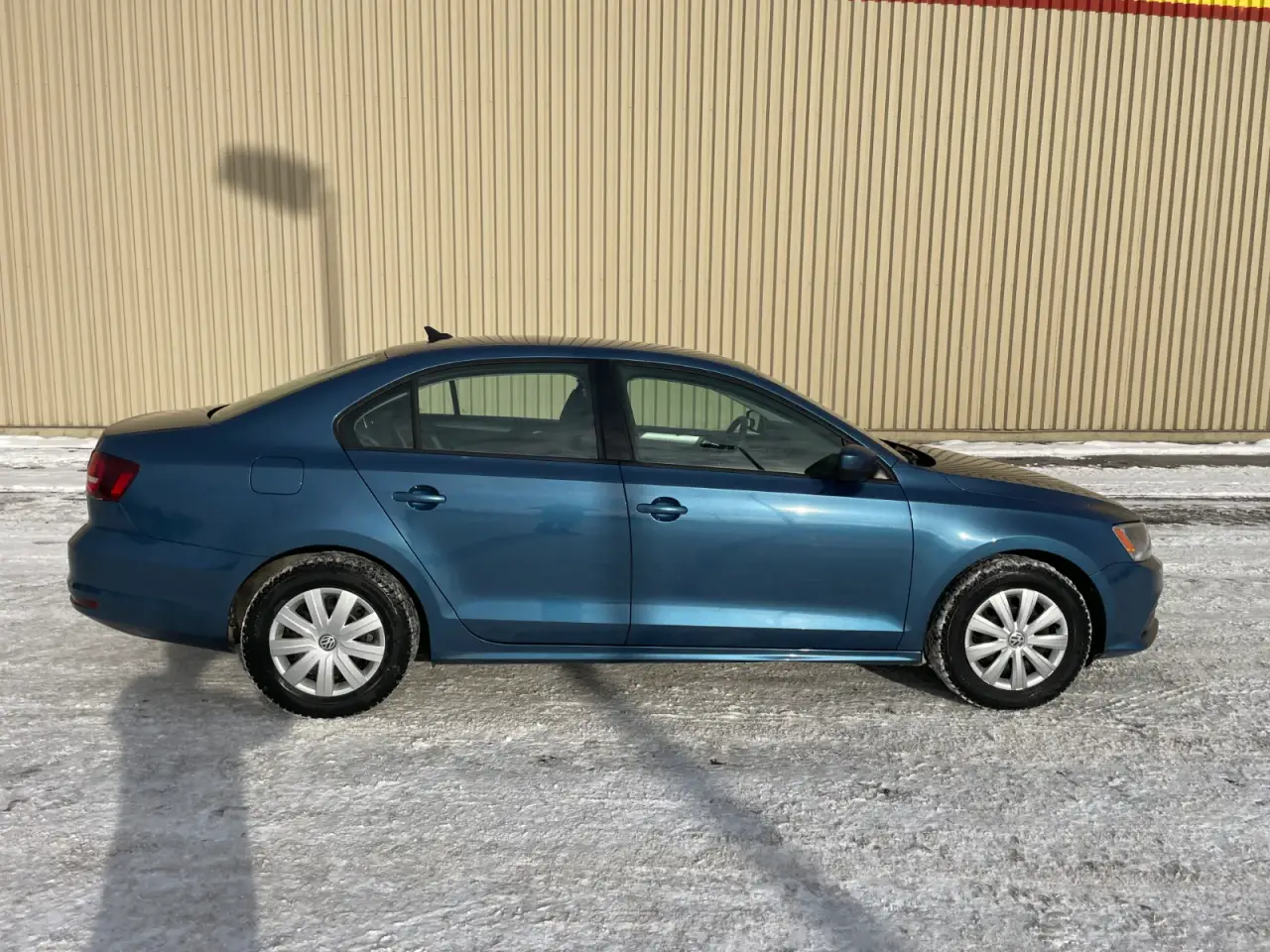 Volkswagen Jetta thumbnail 4