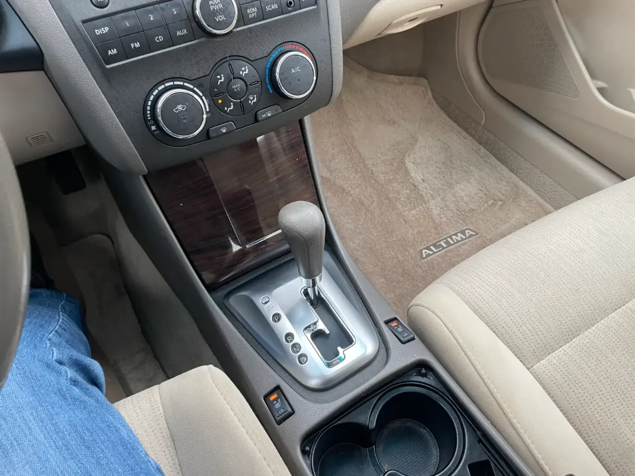 Nissan Altima thumbnail 15