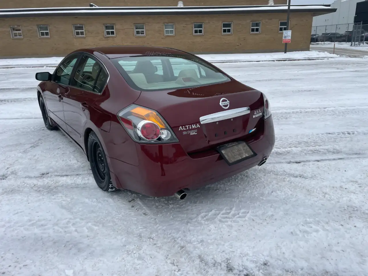 Nissan Altima thumbnail 3