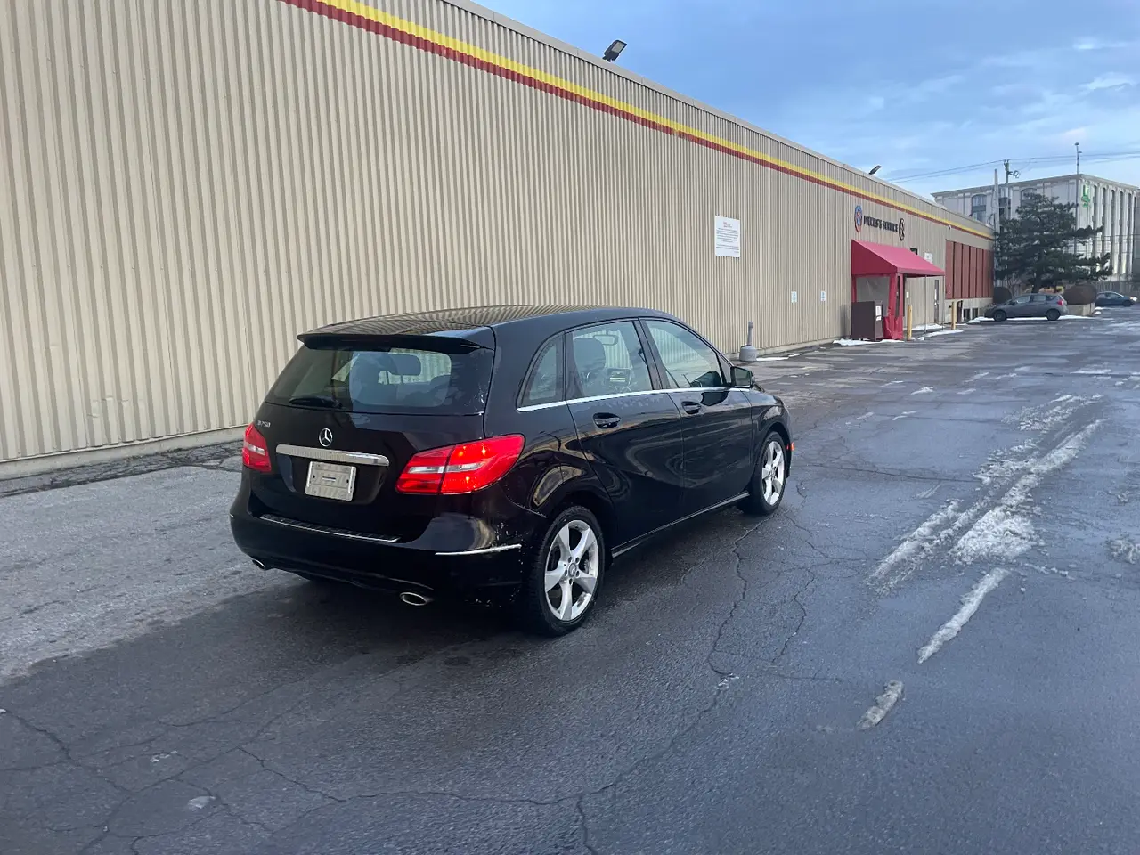 Mercedes B250 thumbnail 3