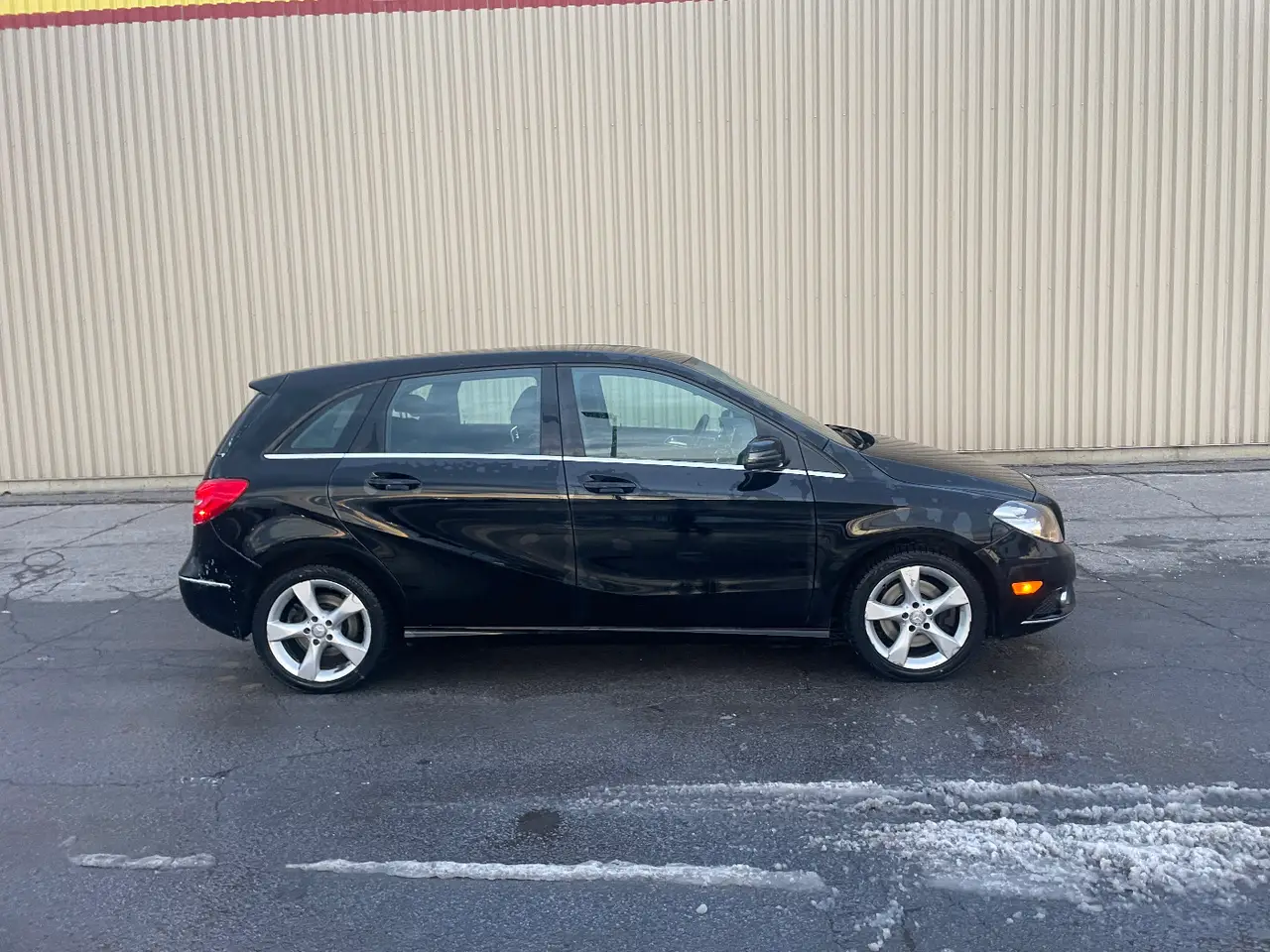 Mercedes B250 thumbnail 2