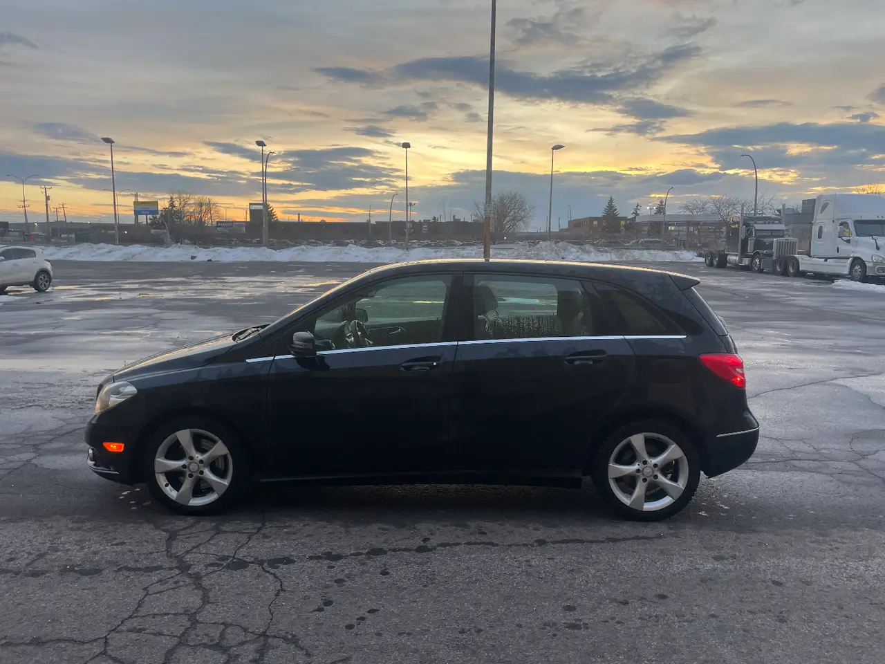 Mercedes B250 thumbnail 6