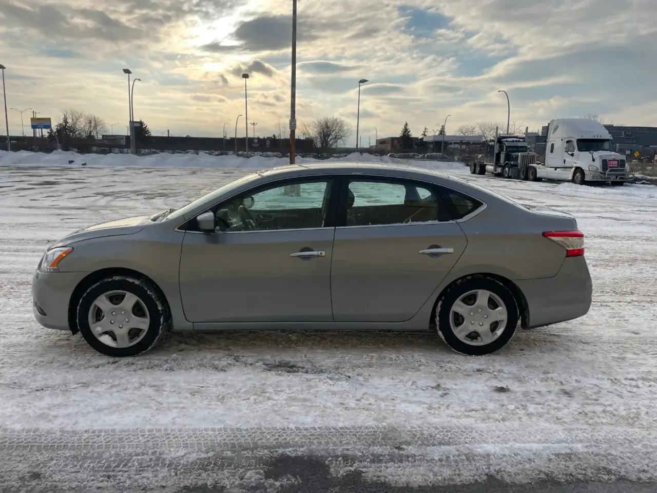 Nissan Sentra thumbnail 2