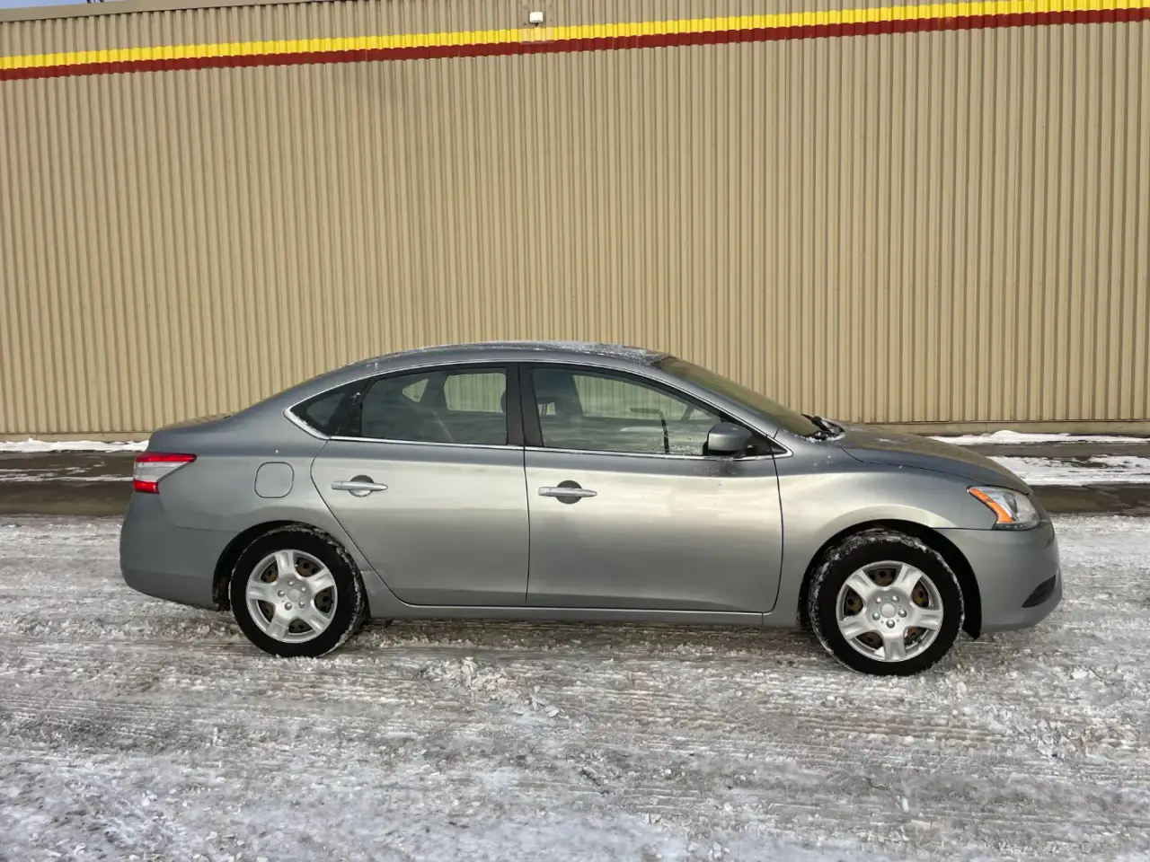 Nissan Sentra thumbnail 6