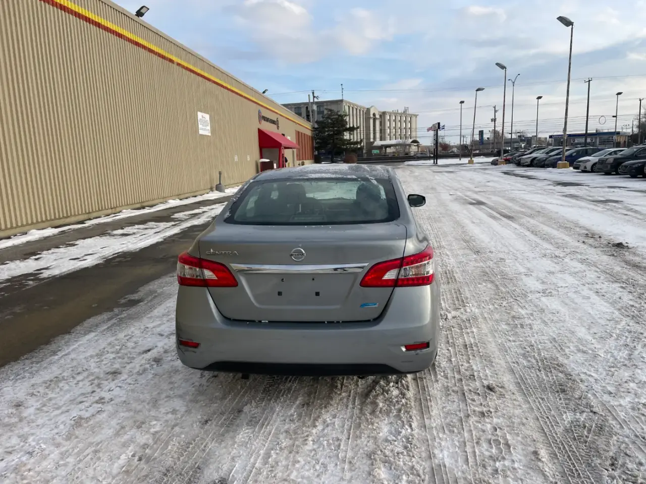 Nissan Sentra thumbnail 4