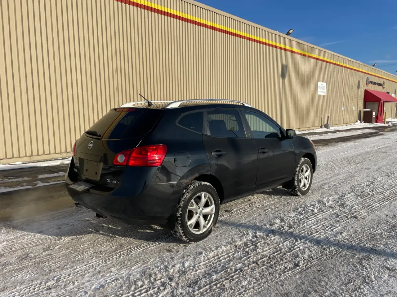 Nissan Rogue SL thumbnail 4