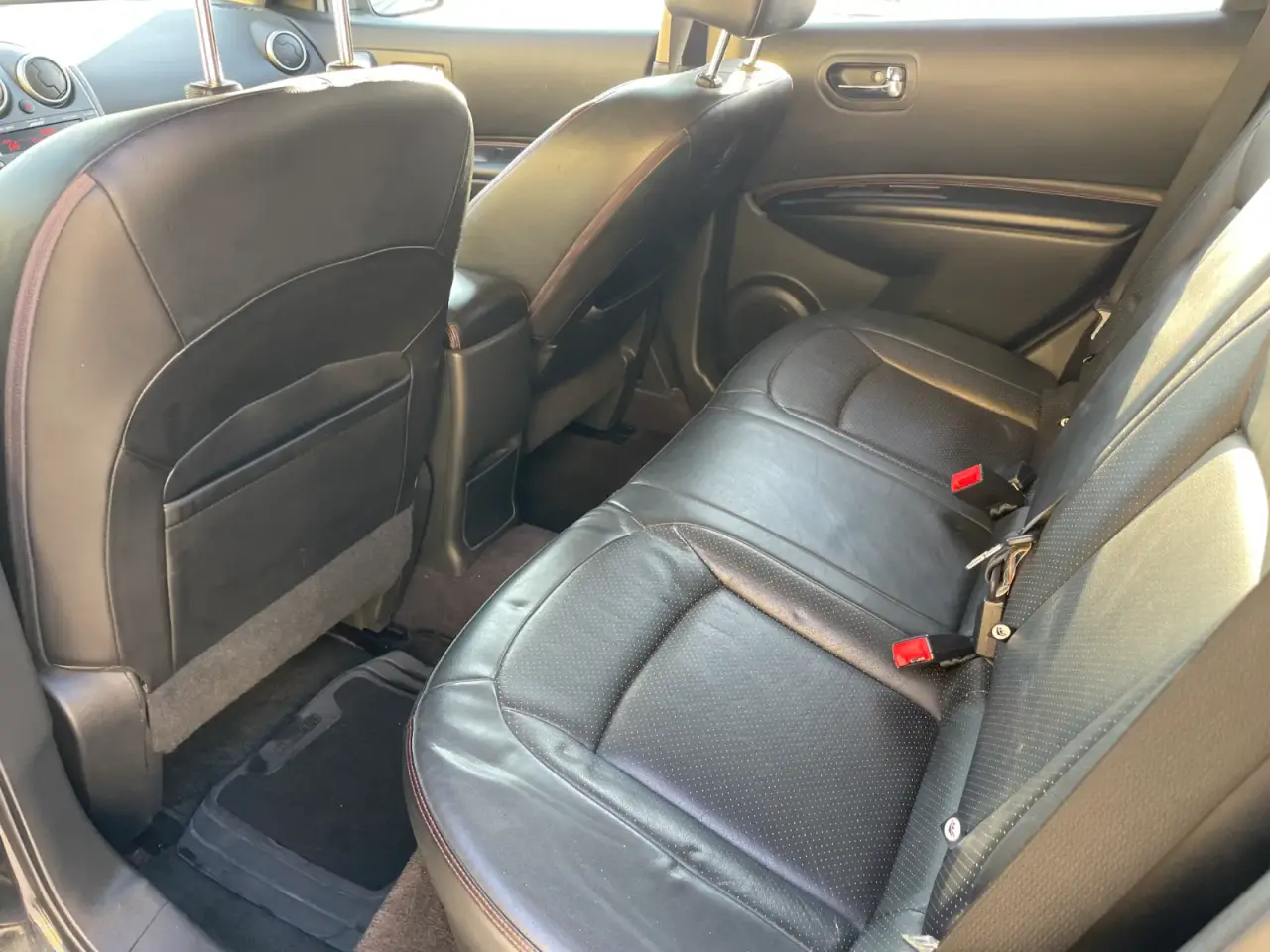 Nissan Rogue SL thumbnail 8