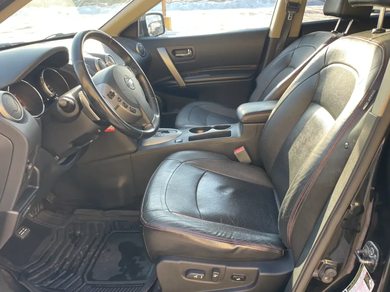 Nissan Rogue SL thumbnail 10