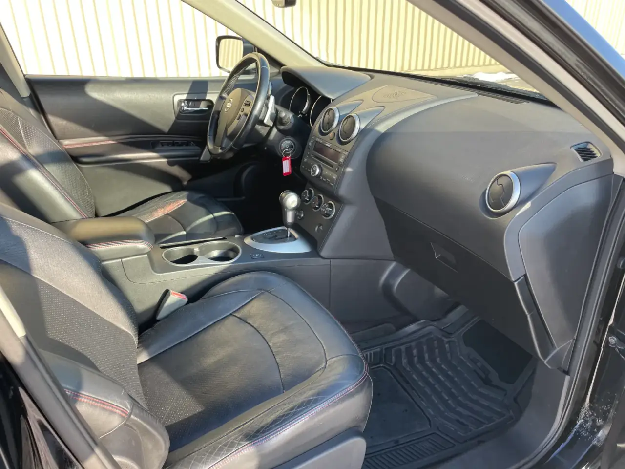 Nissan Rogue SL thumbnail 11