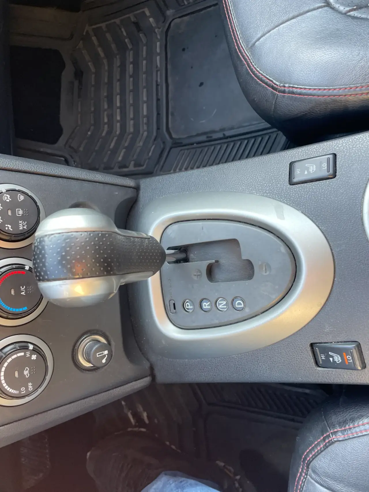 Nissan Rogue SL thumbnail 14