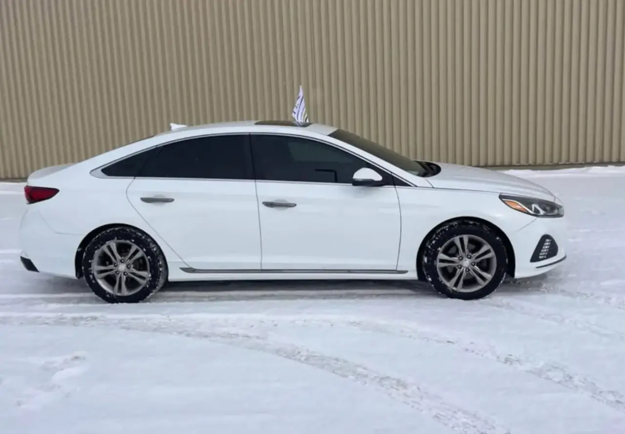 Hyundai Sonata thumbnail 6