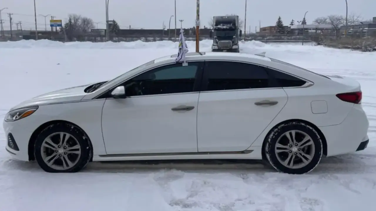 Hyundai Sonata thumbnail 2