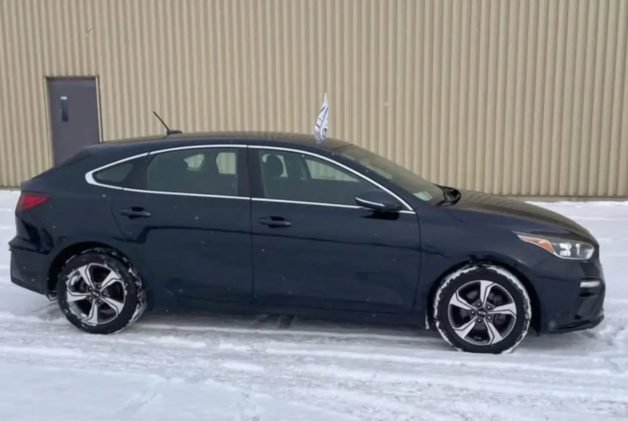 KIA Forte5 thumbnail 6