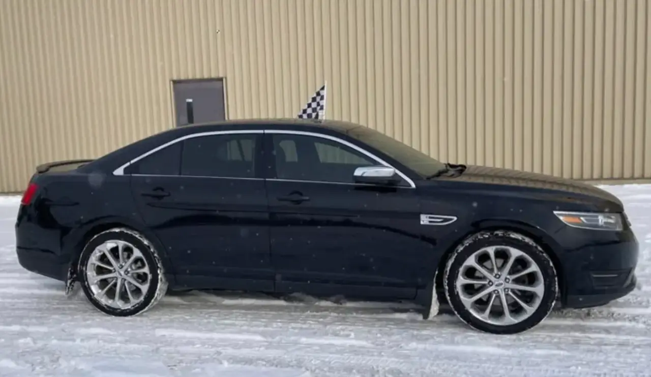 Ford Taurus thumbnail 5