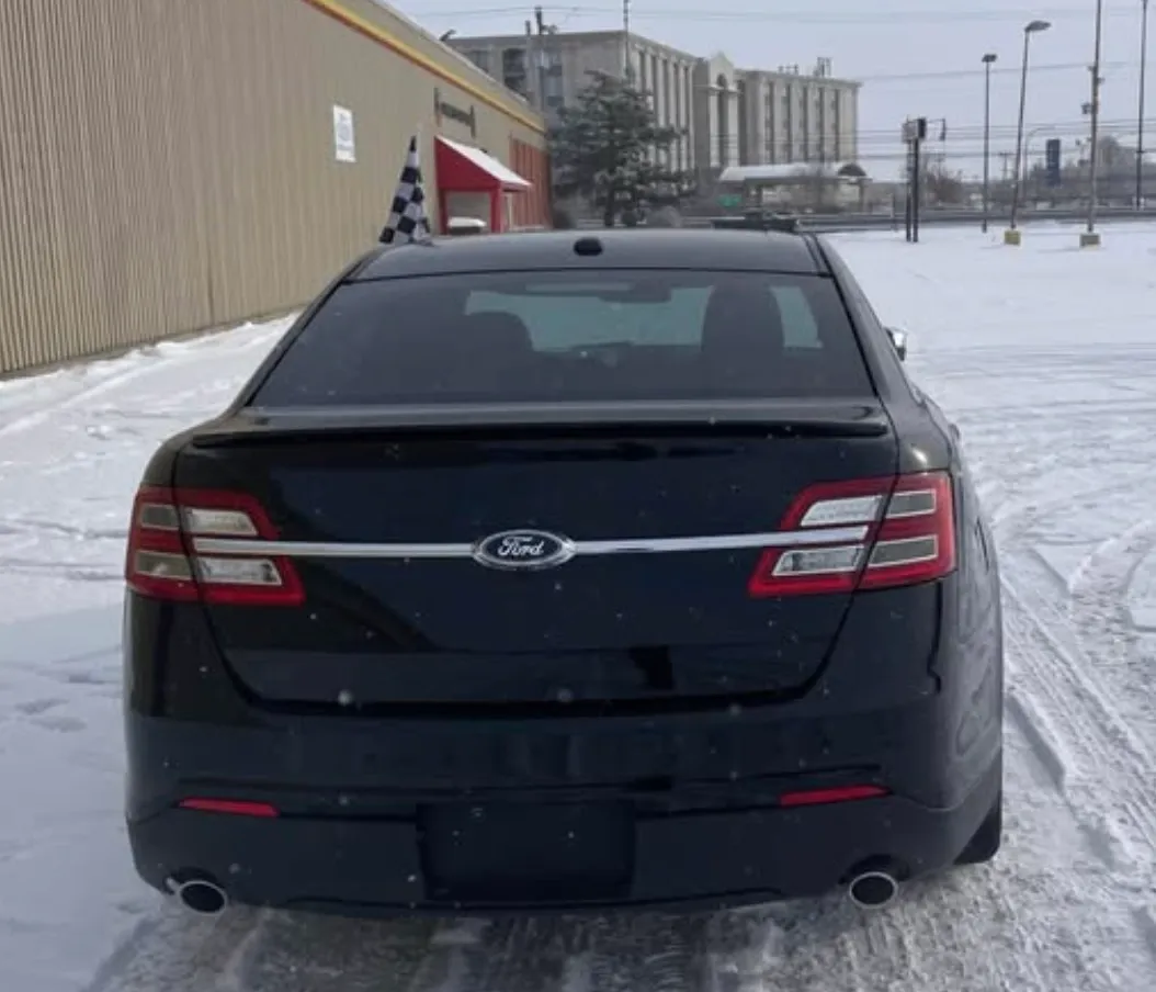 Ford Taurus thumbnail 3