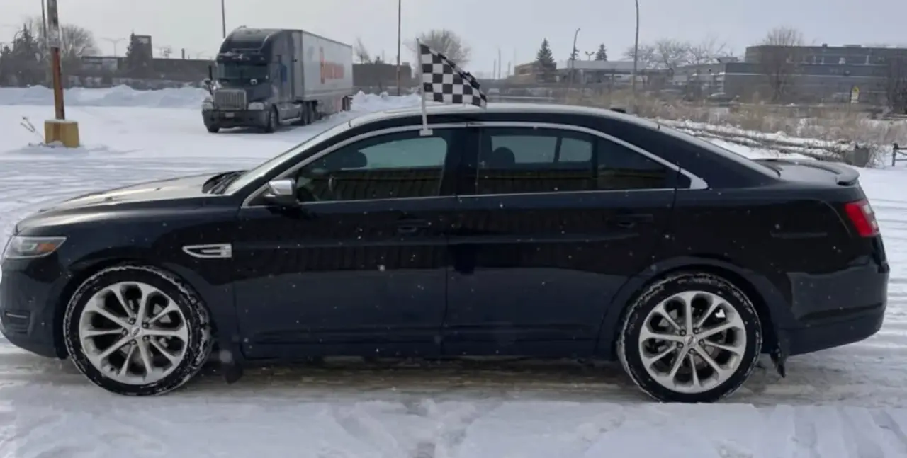 Ford Taurus thumbnail 2