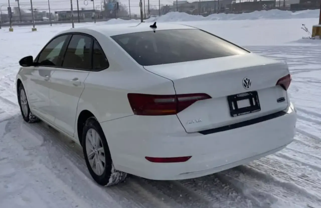 Volkswagen Jetta thumbnail 5