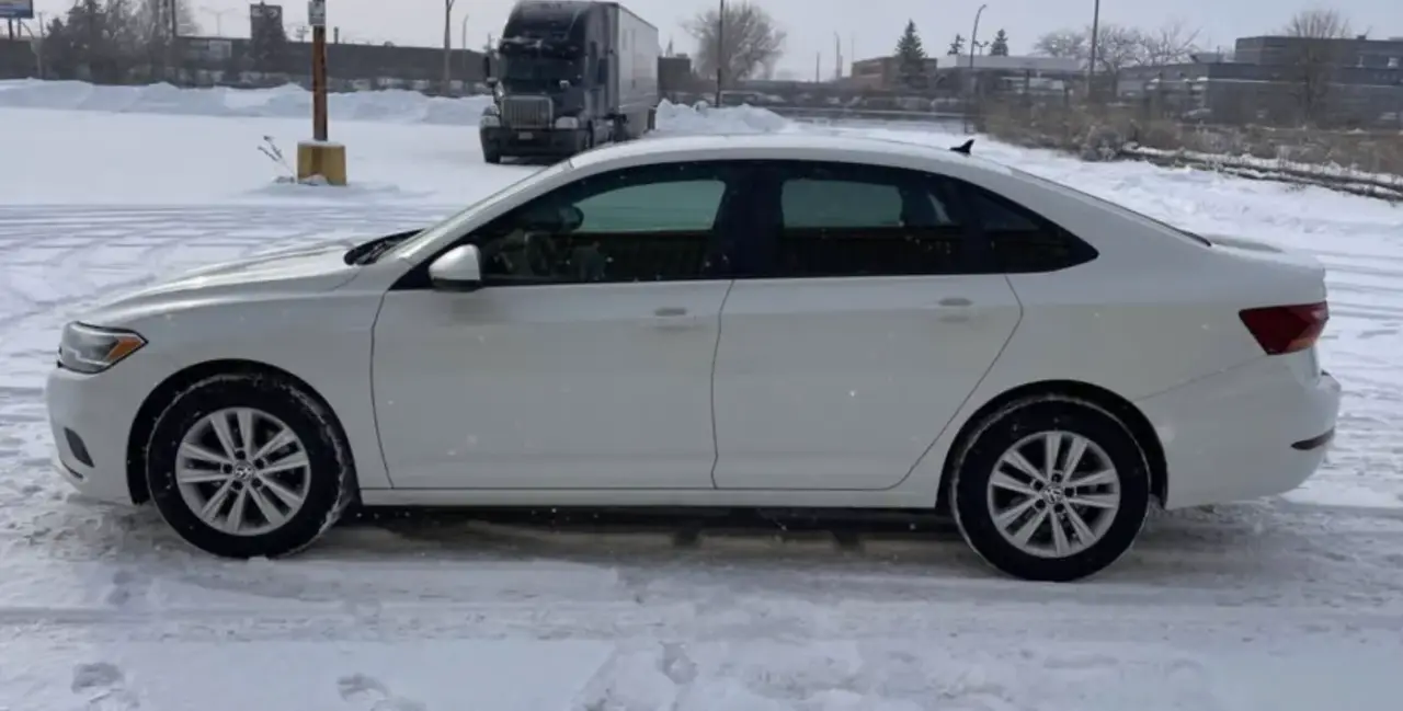 Volkswagen Jetta thumbnail 6