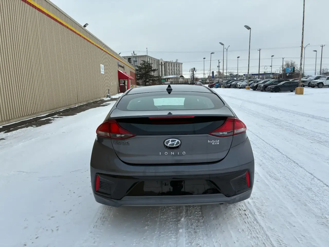 Hyundai Ioniq SEL Hybrid thumbnail 4