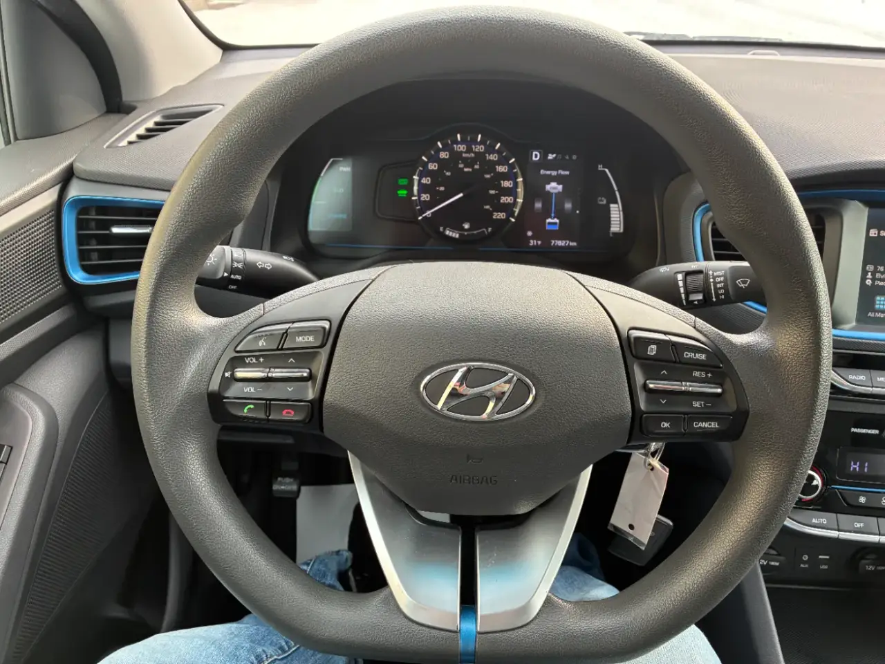 Hyundai Ioniq SEL Hybrid thumbnail 12