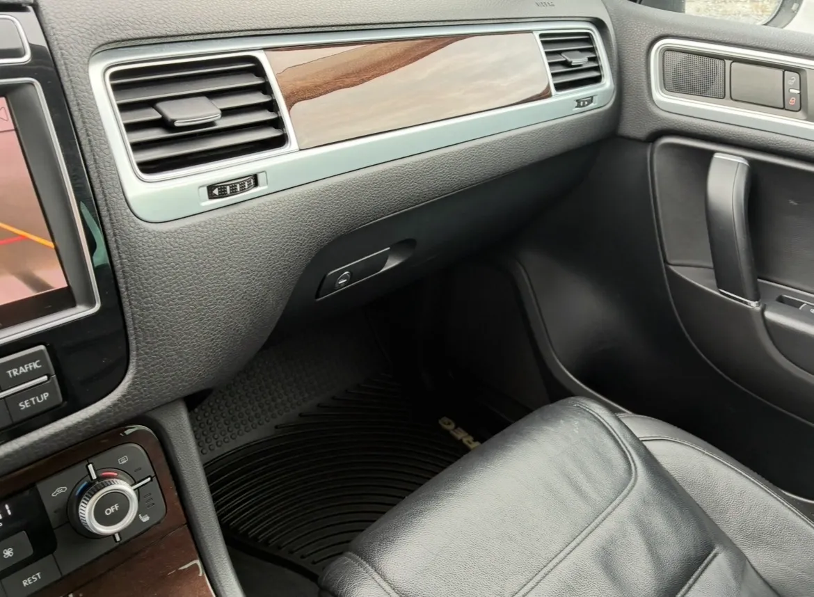 Volkswagen Touareg thumbnail 15