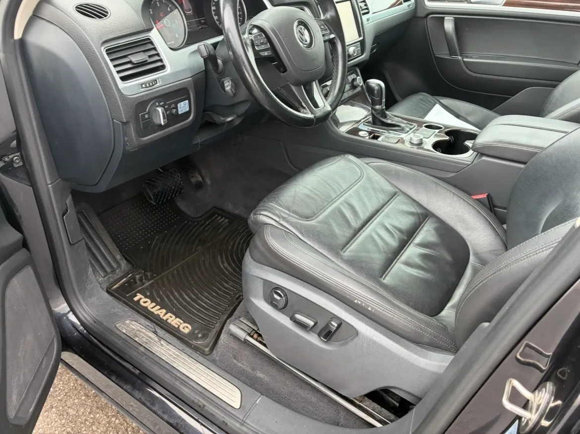 Volkswagen Touareg thumbnail 11