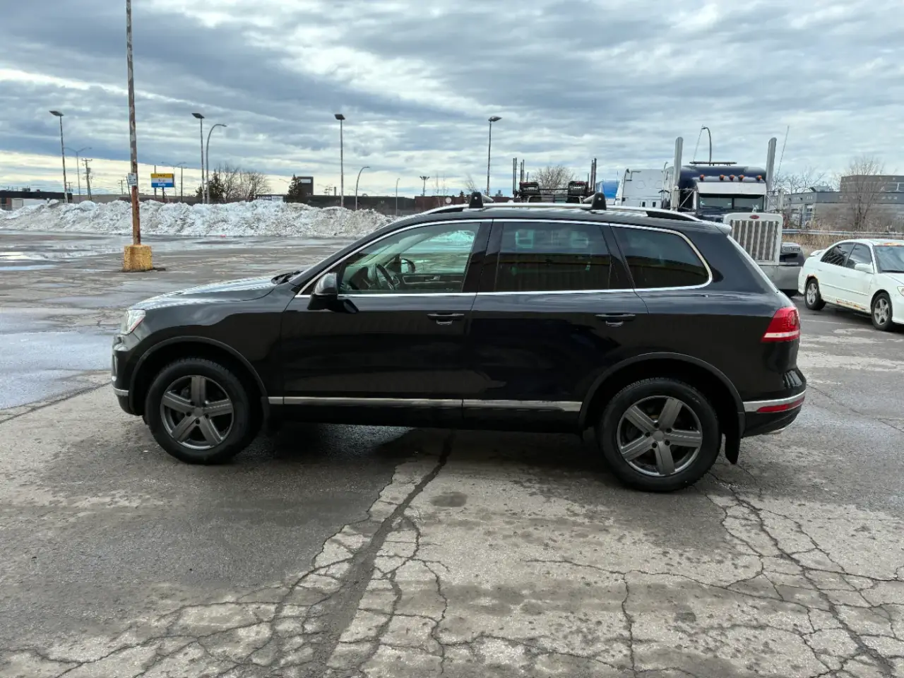 Volkswagen Touareg thumbnail 2