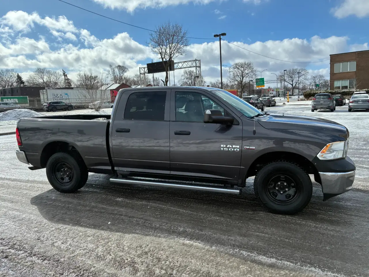 Ram 1500 HEMI thumbnail 2