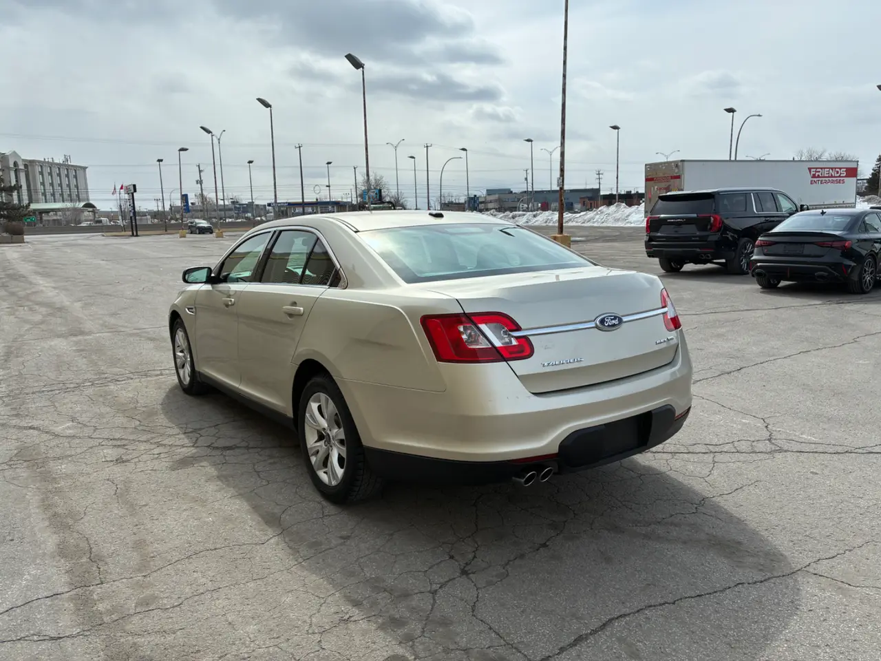 Ford Taurus thumbnail 3