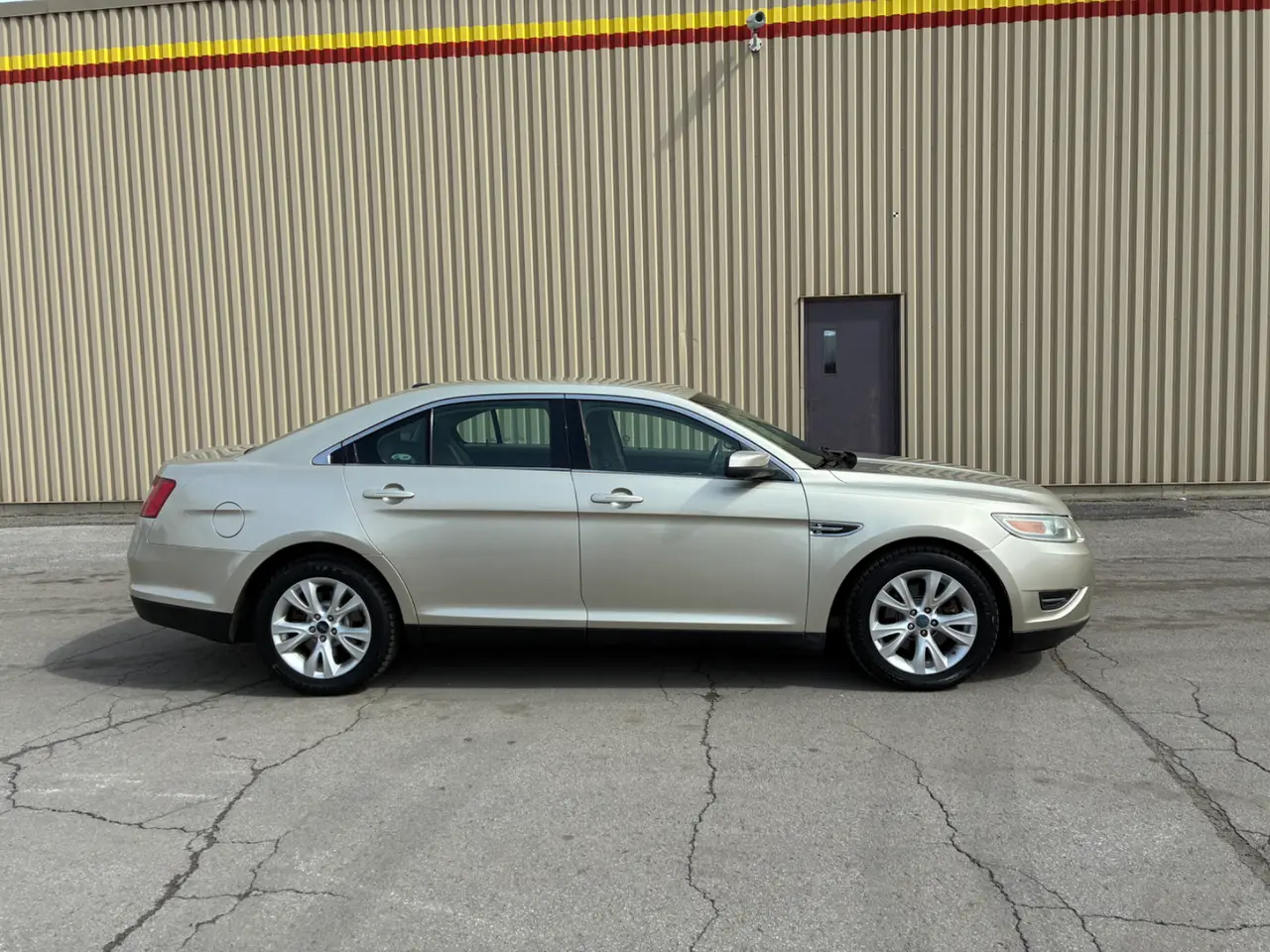 Ford Taurus thumbnail 6