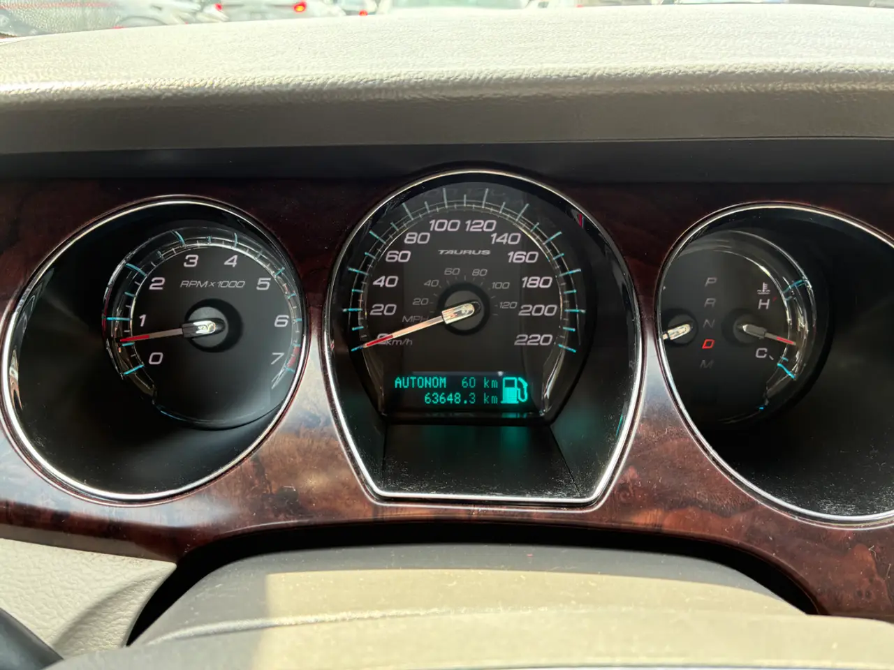 Ford Taurus thumbnail 13