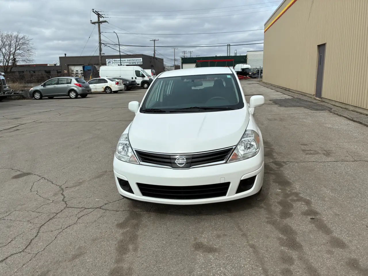 Nissan Versa thumbnail 8