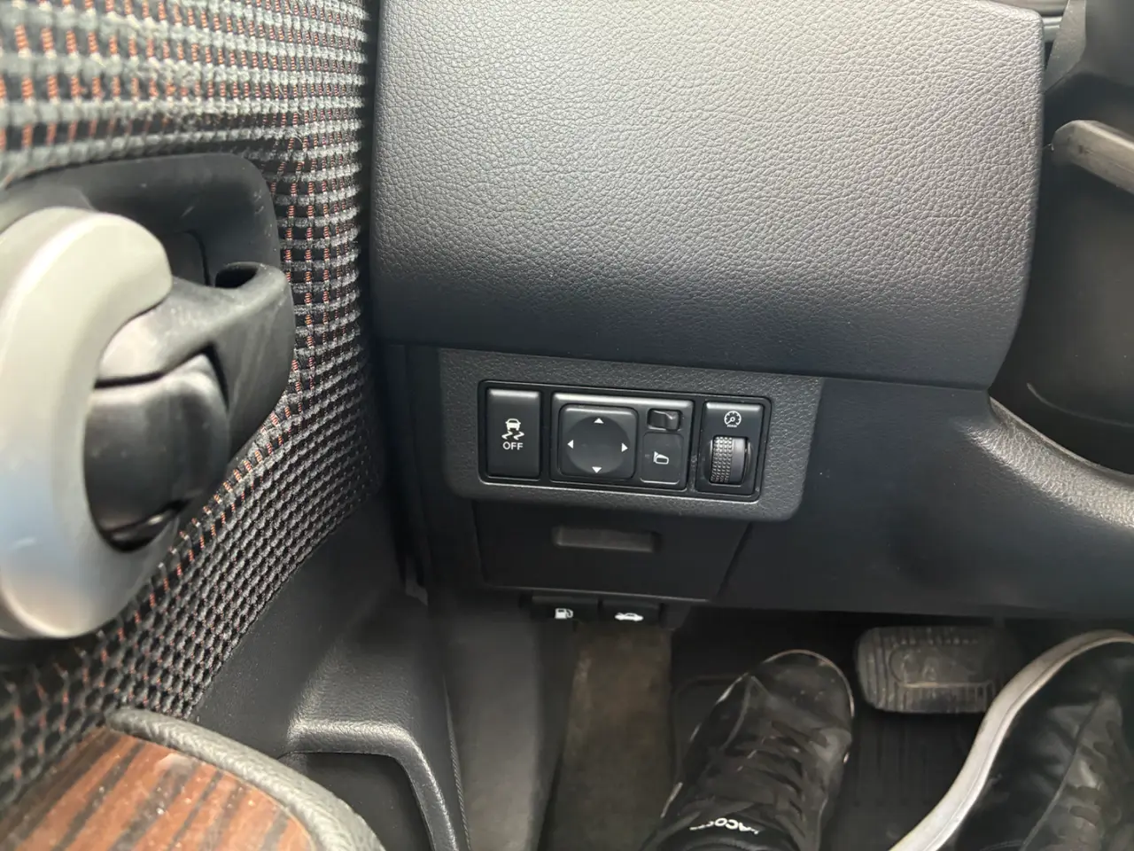 Nissan Versa thumbnail 18