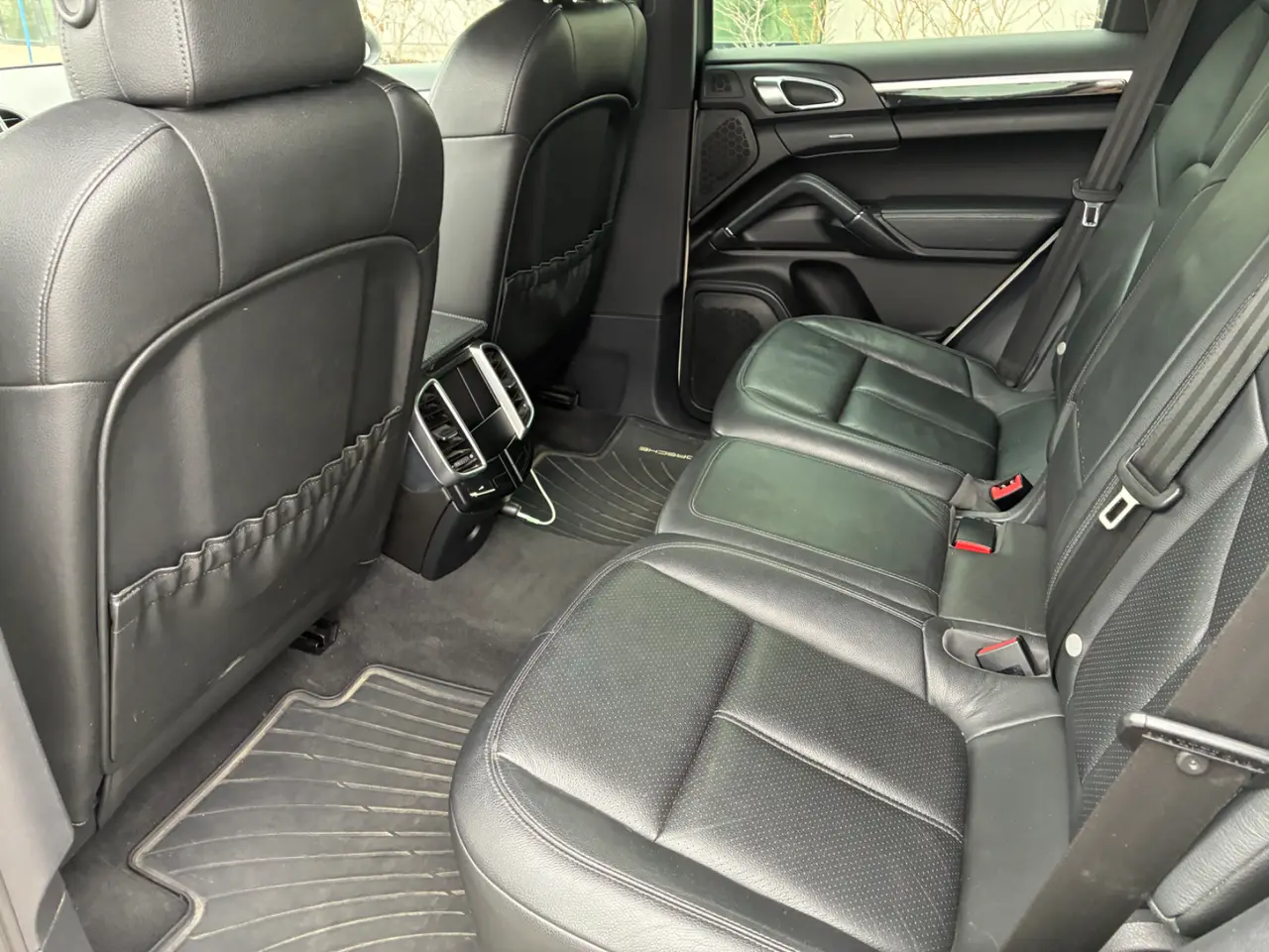 Porsche Cayenne thumbnail 9