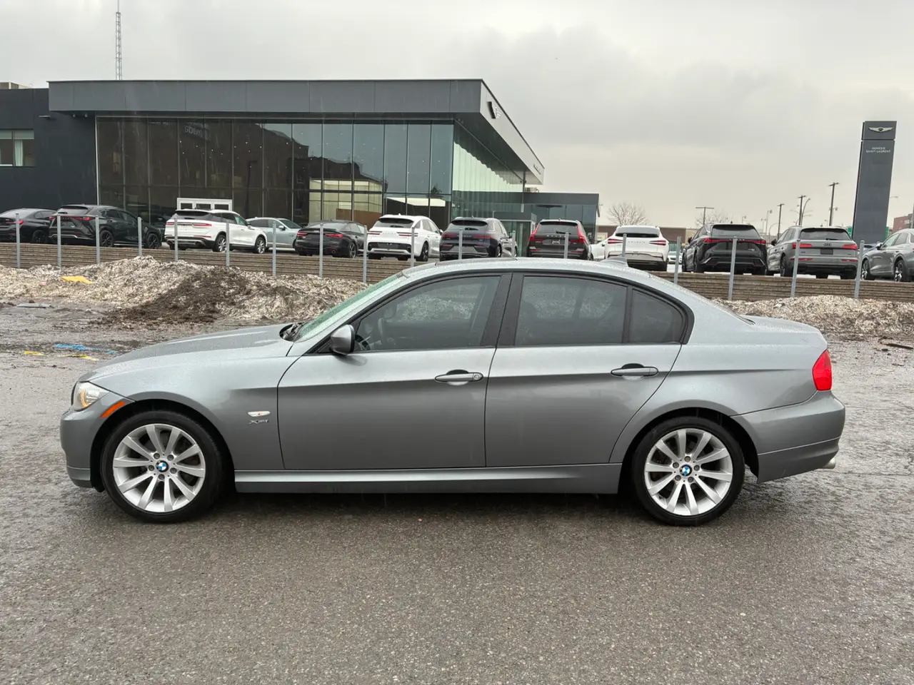 BMW 328xi thumbnail 2