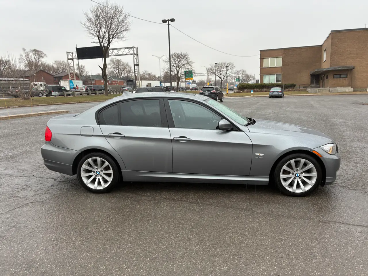 BMW 328xi thumbnail 6