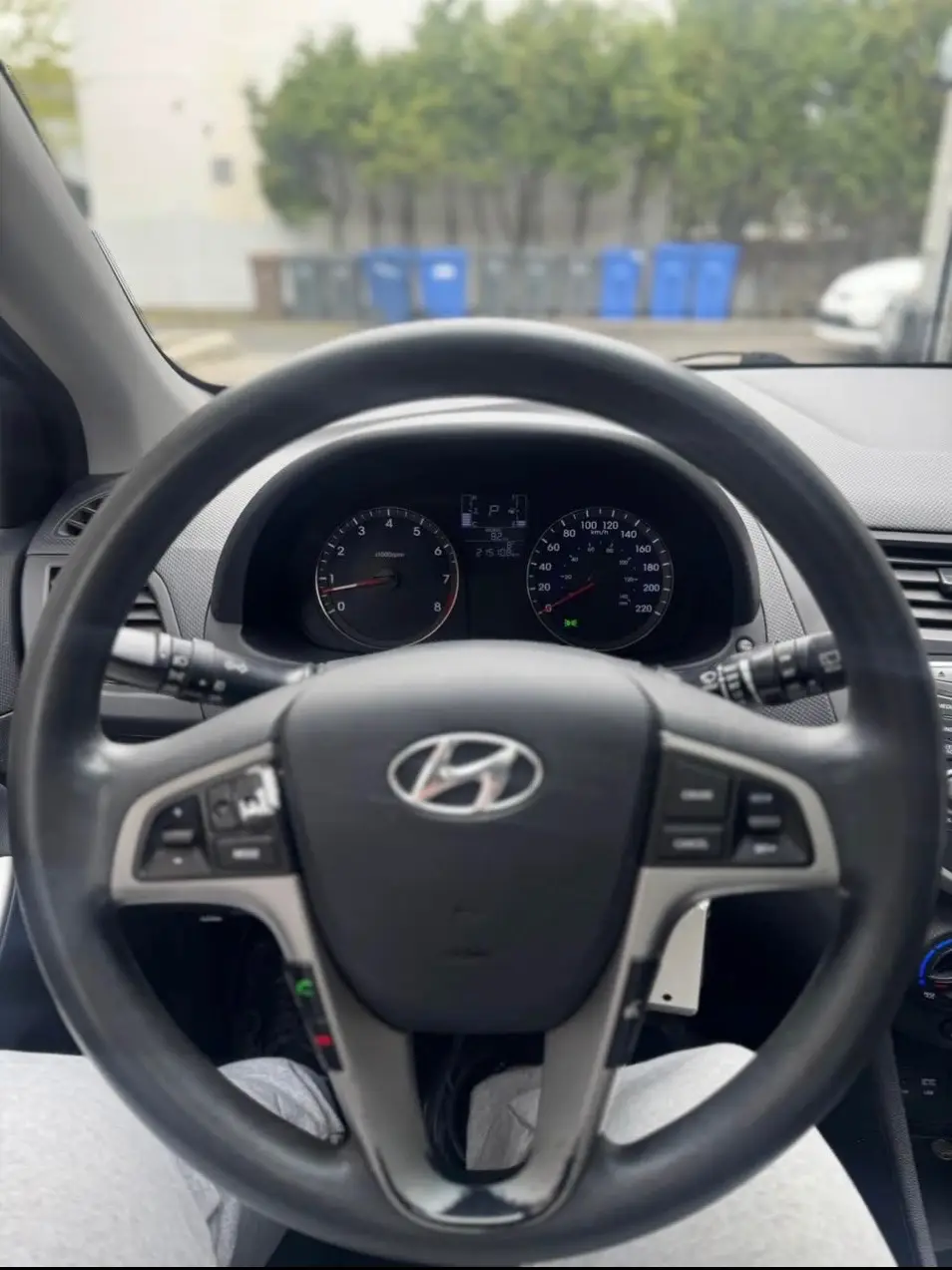 Hyunday Accent thumbnail 7