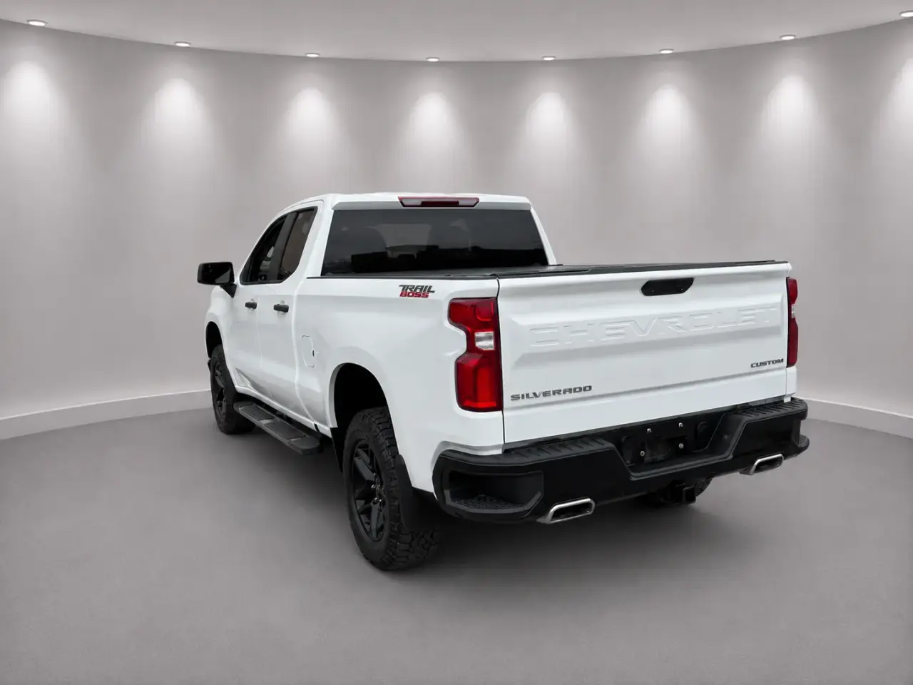 Chevrolet Silverado Custom Trail Boss thumbnail 2