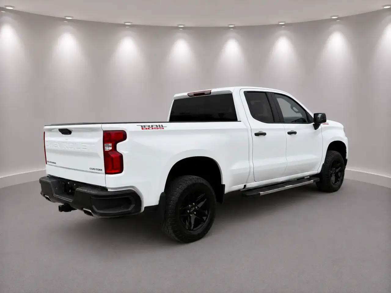 Chevrolet Silverado Custom Trail Boss thumbnail 4